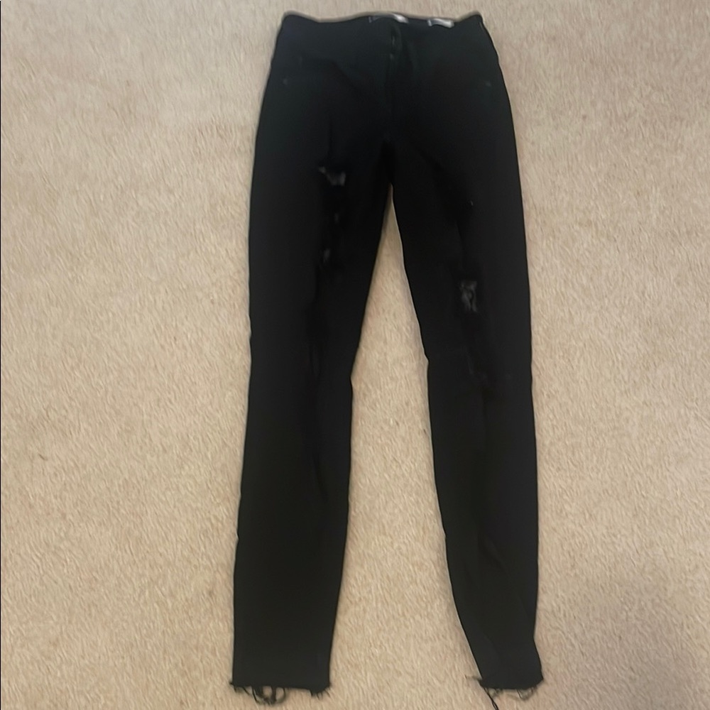 Guess Black Skinny Jeans Sleek and Stylish
